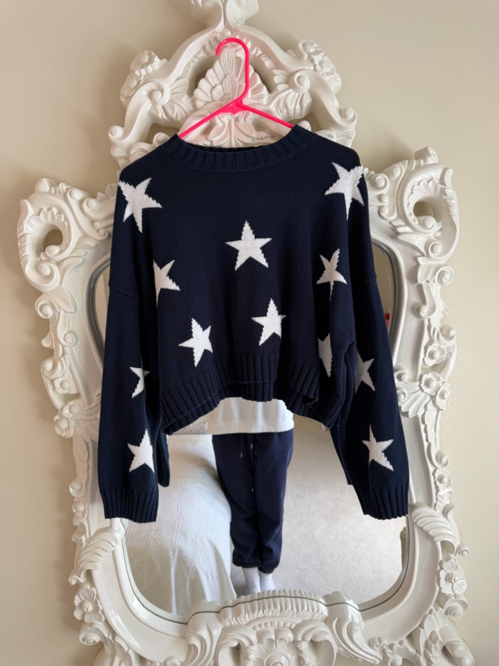 moon & madison star sweater - M